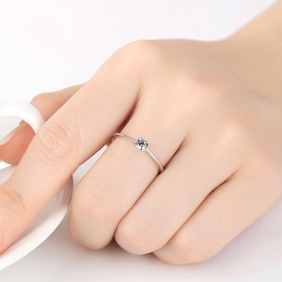 New 925 Sterling Silver Simple High Quality Diamond Ring - Picture 2 of 3